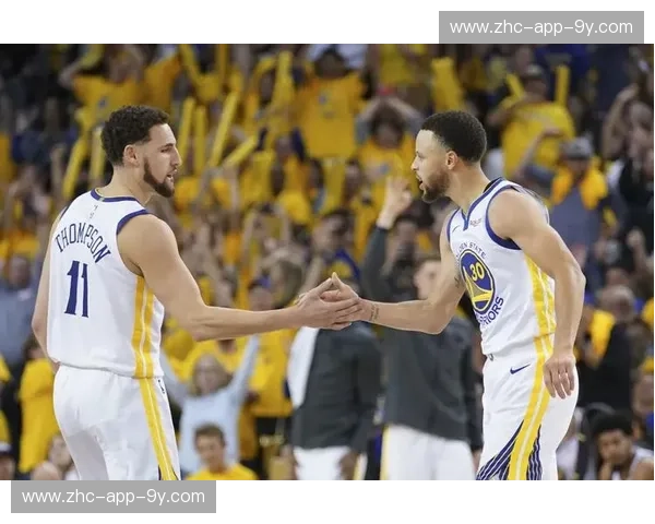 史诗对决：勇士雷霆西部巅峰之战，库里与威少MVP的碰撞！